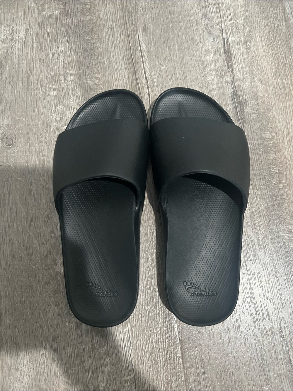 Women’s Archie’s Slides in Black